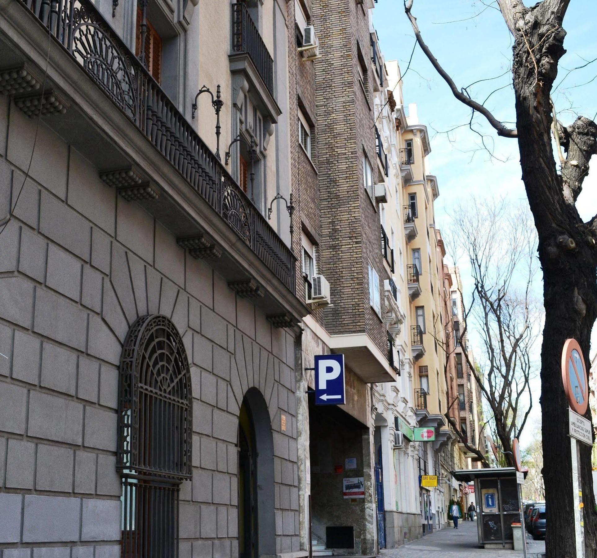 Apartamentos Arapiles Madri Exterior foto